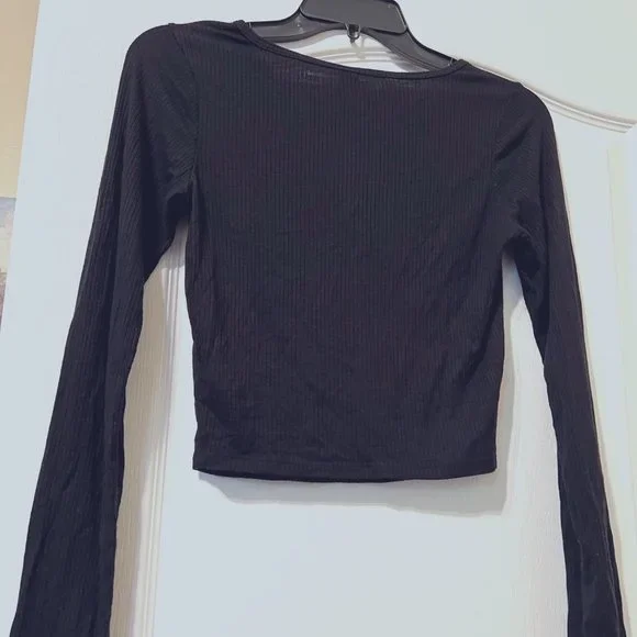 Windsor-It's Not You blank and white crop vintage top - Picture 3 of 5